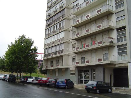 São Domingos de Benfica, Lisbon - Photo 2