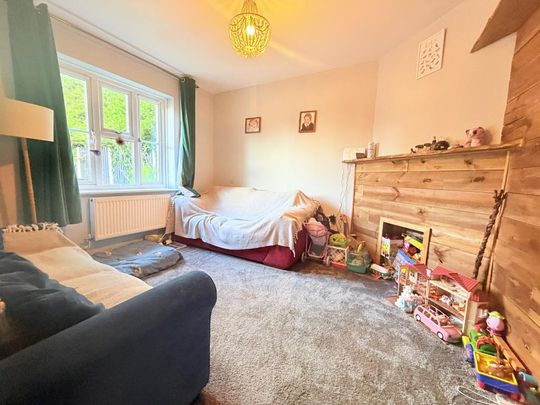 3 bedroom semi-detached house to rent - Photo 1