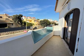 Excellent 1 bedroom flat with generous areas well located in Albufeira.