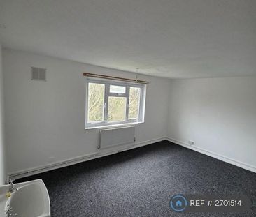 3 bedroom flat to rent - Photo 3