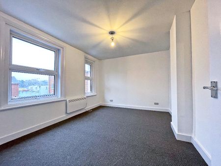 Reading Road South, Fleet, Hampshire, GU52 - Photo 4