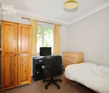 4 bedroom semi-detached house to rent - Photo 2
