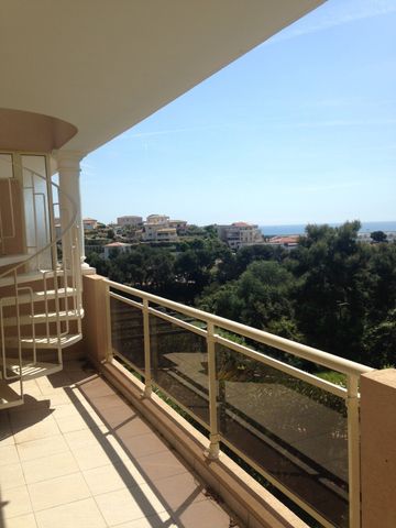 Location Appartement 3 pièces 56m² ST LAURENT DU VAR 06700 - Photo 4