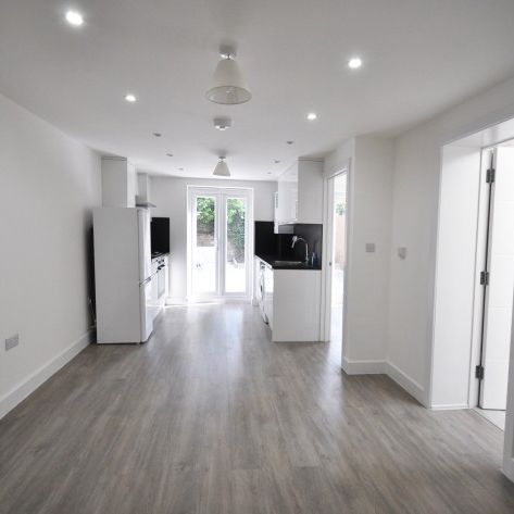 One Bedroom Flat to rent in London - Photo 1