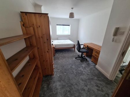 6 bedroom detached house to rent - Photo 3