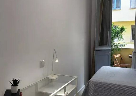 Calle de Cavanilles, Madrid, Community of Madrid 28007