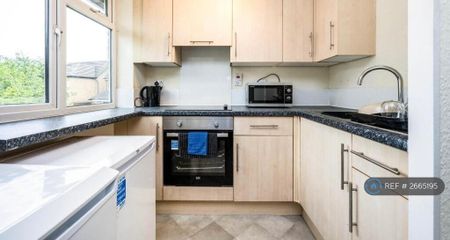 1 bedroom flat to rent - Photo 2