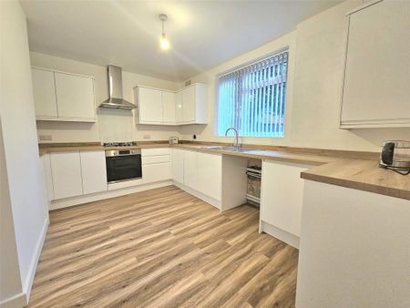 3 bedroom terraced house to rent - Photo 5