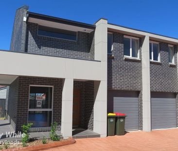 Contemporary Living - Photo 4