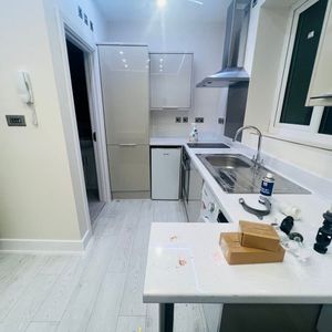 Studio Flat, Institute Road, B14 - Photo 2