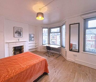 4 bedroom terraced house to rent - Photo 2