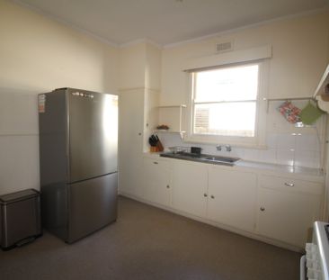 9 Rugby Street, Belmont - Photo 3