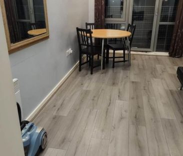 1 Bed Flat, The Odeon, IG11 - Photo 3