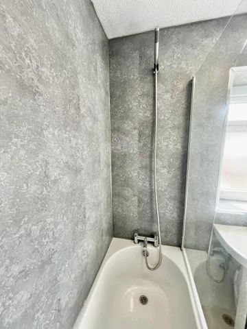 2 bedroom semi-detached house to rent - Photo 2