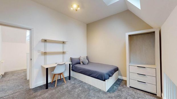 3 bedroom flat to rent - Photo 1