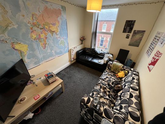 4 bedroom apartment to rent - Photo 1