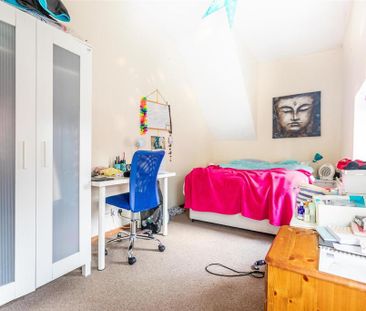 3 bedroom flat to rent - Photo 3