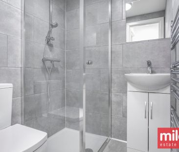 Sunnyside Terrace, London, NW9 - Photo 1