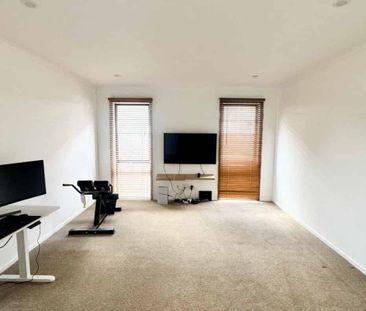 Spacious 4-Bedroom Family Home in Kumeu - Photo 1