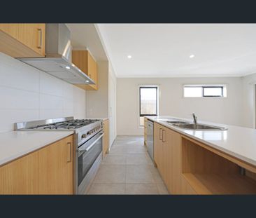 47 Belladonna Circuit, Wallan, Vic 3756 - Photo 2