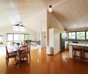 Lockwood on Castleview - Holiday Rental Accommodation - Photo 2