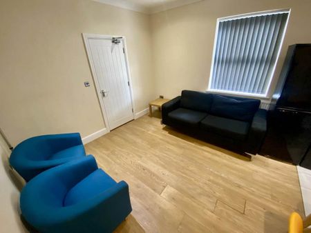 5 bedroom house to rent - Photo 2