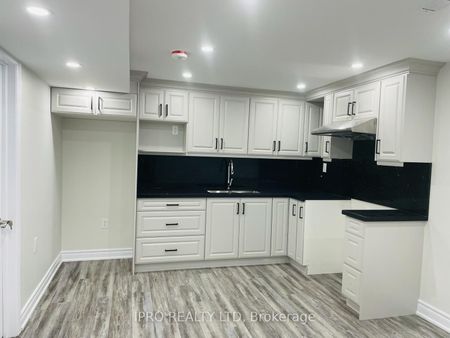 Detached Home For Lease | E8120592 - Photo 2