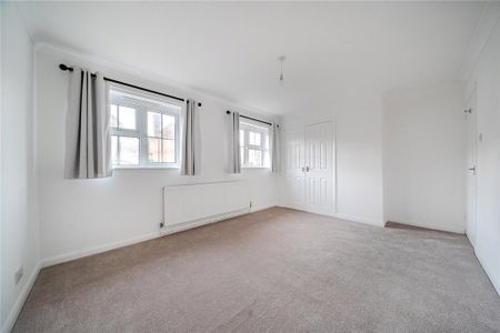 2 bedroom semi-detached house to rent - Photo 4