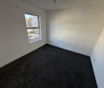2 bedroom end of terrace house to rent - Photo 1
