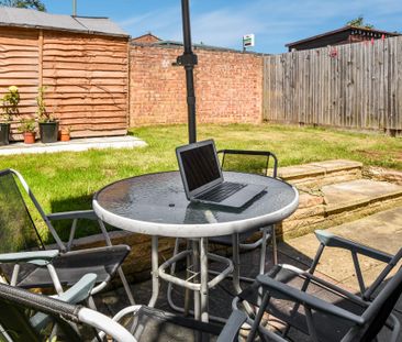 Bisley Close Room 3 - Photo 1