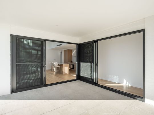 Stunning 3 Bedroom Townhouse - The Ultimate Lifestyle Location! - Photo 1