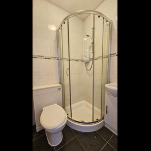 Studio Flat, Garth Road, NW2 - Photo 3