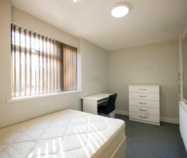 5 bedroom terraced house to rent - Photo 2