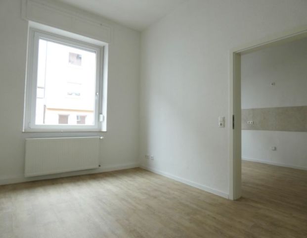 ** Modernisierte Wohnung mit großer Wohnküche in zentraler Lage von Frohnhausen ** - Foto 1