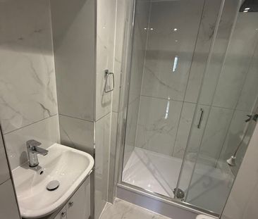 4 Bed Flat, Canary Wharf, E14 - Photo 6