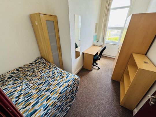 5 Bed Terraced House, Blackman Lane, LS2 - Photo 1
