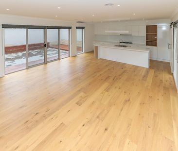 No expense spared & a pure sense of space - Photo 1