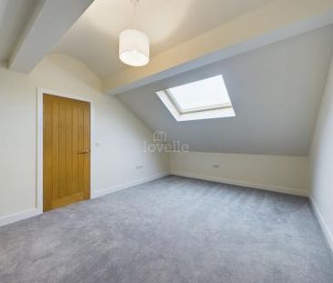 3 bedroom Detached house To Let - Photo 3