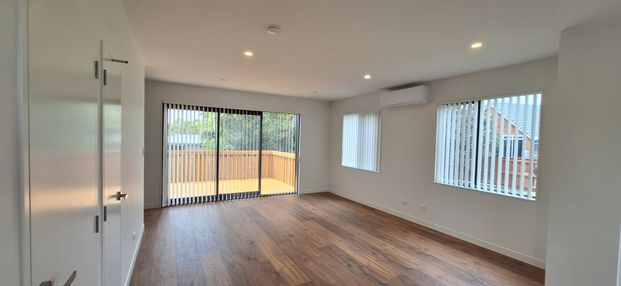 Brand new over the Shore. - Photo 1