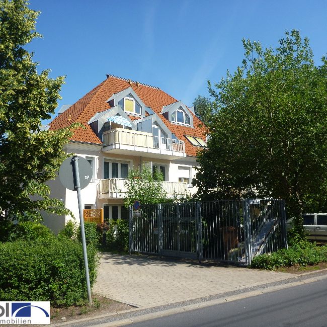 Kleine und gemütliche 2-Zi-Wohnung mit Balkon in grüner und ruhiger Lage. - Foto 1