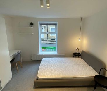 Carlton Street Unit 5 - Photo 2