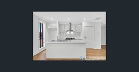 WELL PRESENTED FAMILY HOME! - Photo 2