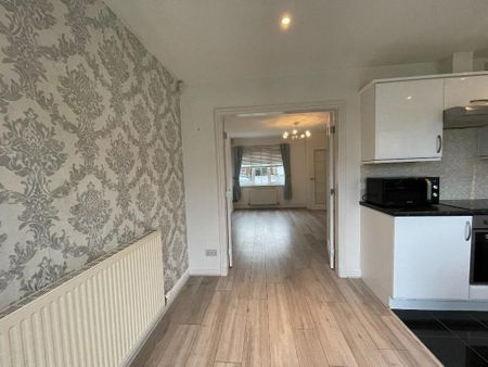 2 bedroom semi-detached house to rent - Photo 3
