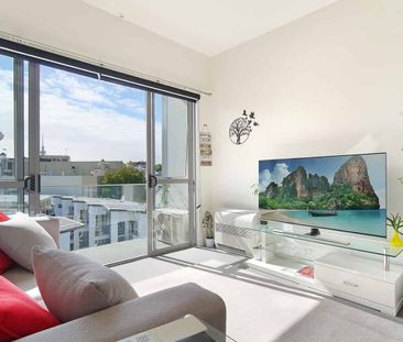 Prime Ponsonby Location on the top level of this smart complex. - Photo 2