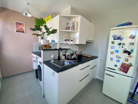 Location Appartement 2 pièces 51m² - Photo 3