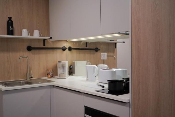 1 bedroom private hall to rent - Photo 1