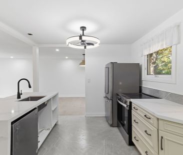 For Lease - 2063 Waters Edge Drive, Oakville, Ontario - Photo 1