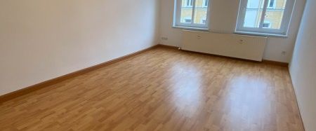Hübsche 3-Raum-Wohnung mit Balkon in Chemnitz/Bernsdorf! sofort verfügbar - Photo 1