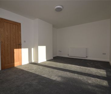 16, Langley Close, Leeds, West Yorkshire, LS13 1BA - Photo 2