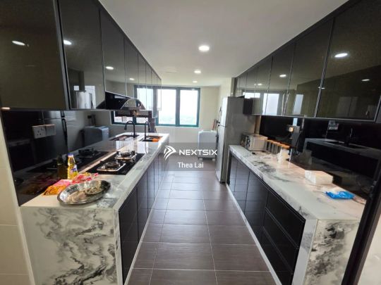 The Strait View Condominium - Photo 1